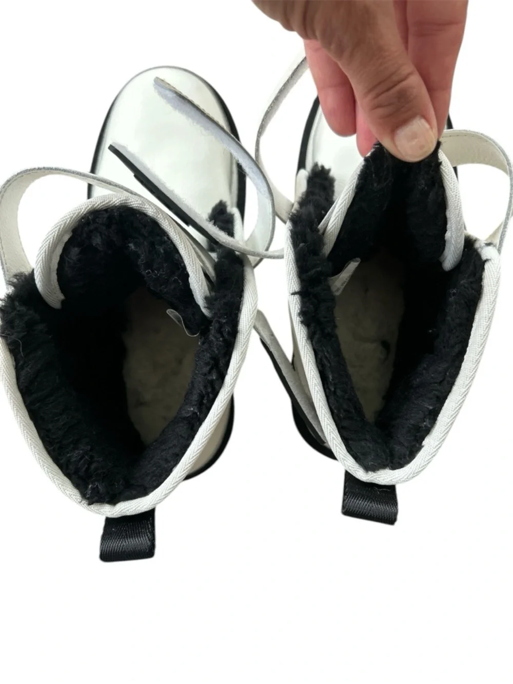 UGG Ankle Boots size 4 white - Picture 6 of 8